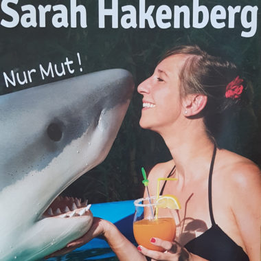 Sarah Hakenberg „NUR MUT!“